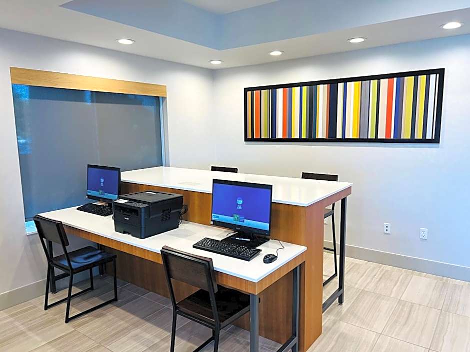 Holiday Inn Express Salinas By IHG