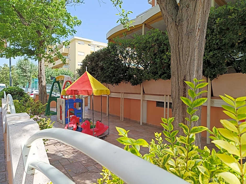 Hotel Joli