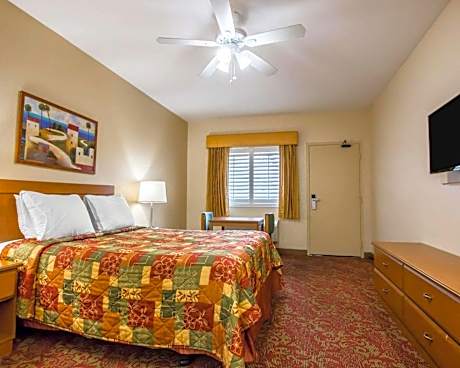 1 Queen Bed  No Smoking  Accessible Room