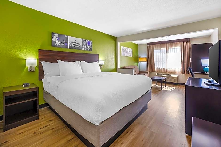 Sleep Inn & Suites Salina I-135