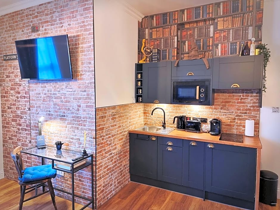 Ricky Road Guest House - Premium