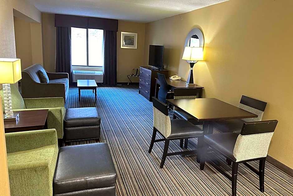 Wingate by Wyndham Harrisburg Near Hershey