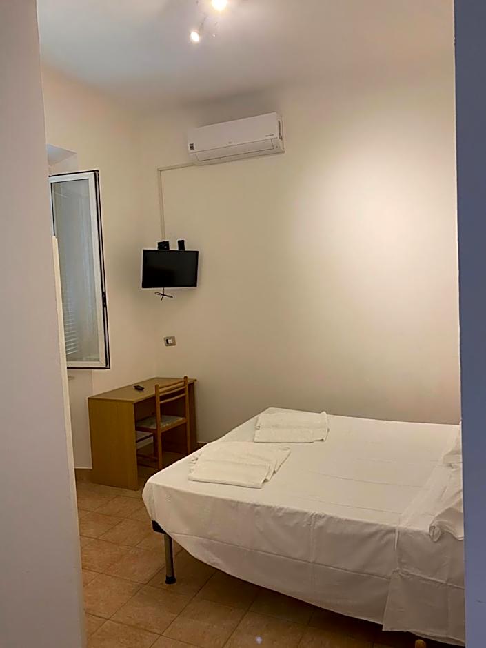 Photo 1 of 4 of 1 Double Bed or 2 Beds