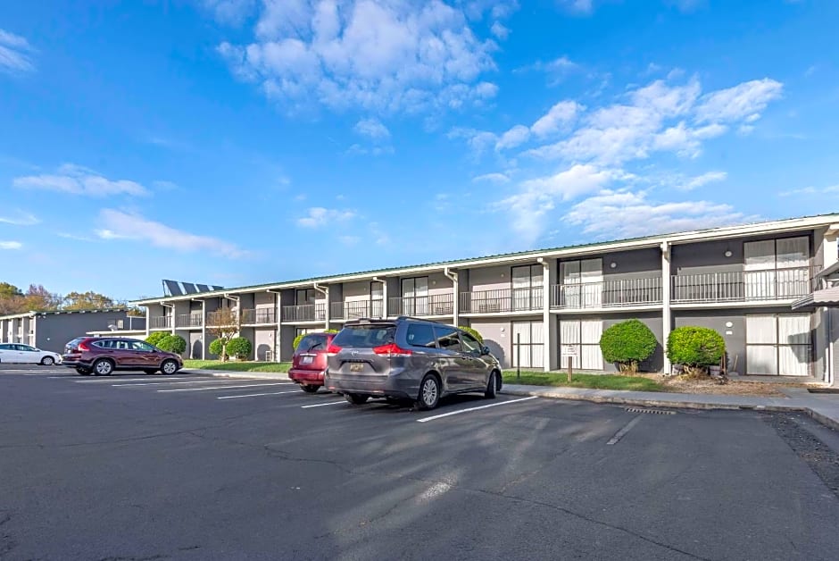 Suburban Studios Rock Hill Northeast I-77