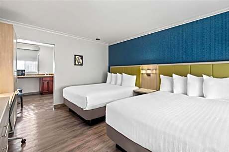 Queen Room with Two Queen Beds - Pet Friendly