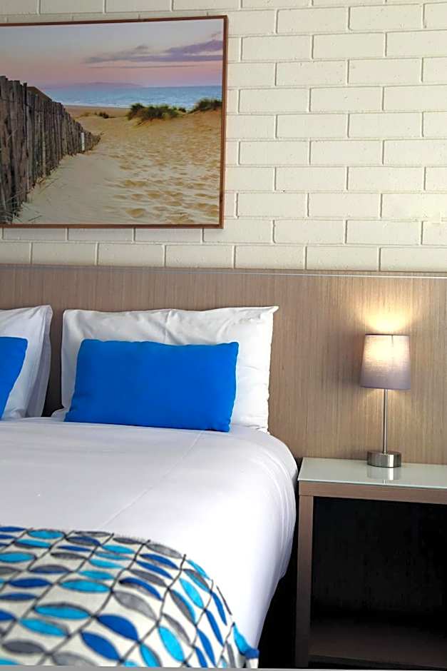 Zorba Waterfront Motel