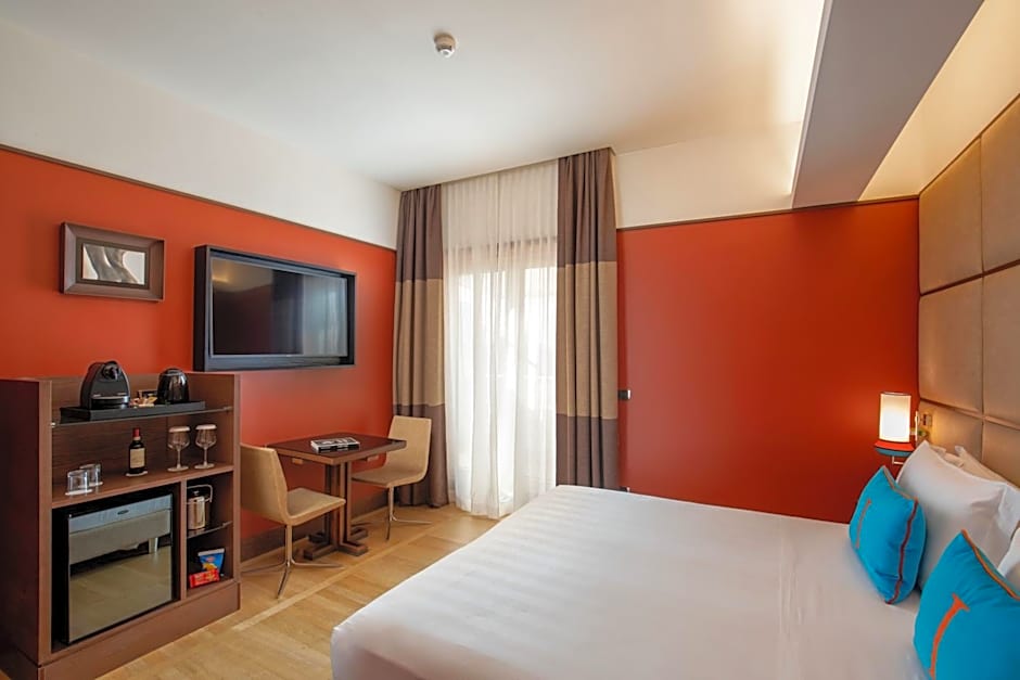 The Independent Hotel