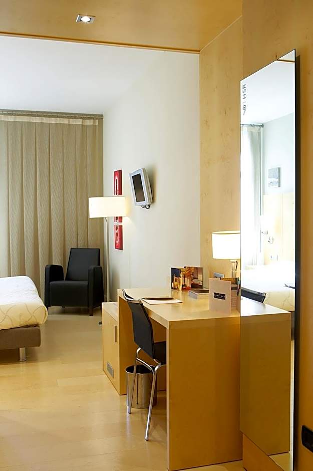 Photo 1 of 11 of Double Room