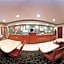 Econo Lodge Inn & Suites Airport
