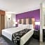 La Quinta Inn & Suites by Wyndham Minneapolis Northwest