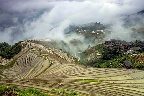 Longji Holiday Hotel