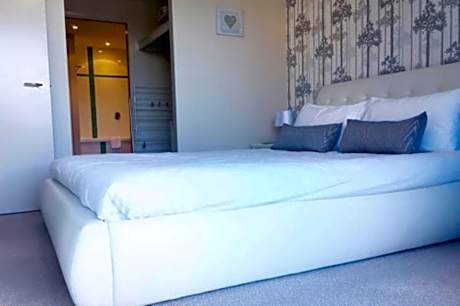 1 Bedroom Superior Apartment