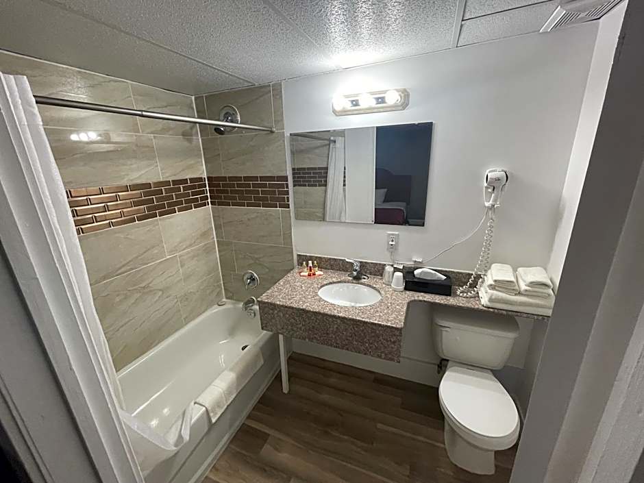 Super 8 by Wyndham Pembroke