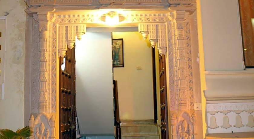Raj Niwas Hotel
