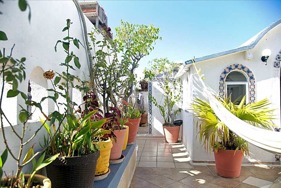 Alexandross Hostel
