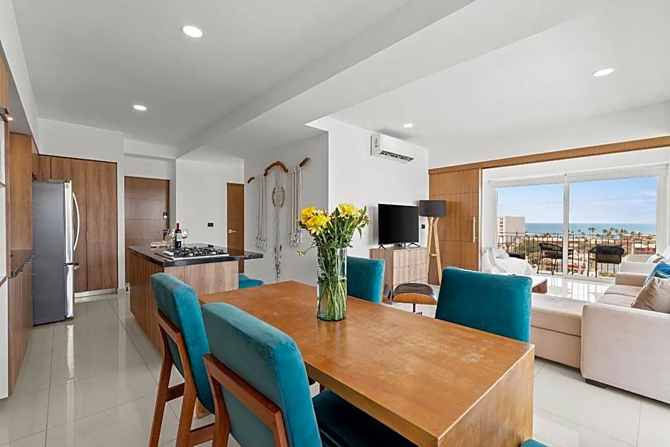 Monyxbnb at Zoho Skies