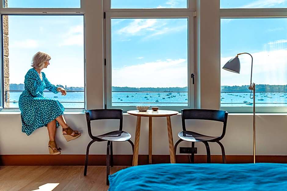 Photo 1 of 10 of Prestige, Sea View