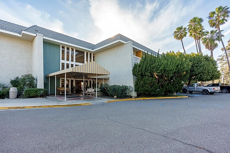 Dana Point Marina Inn