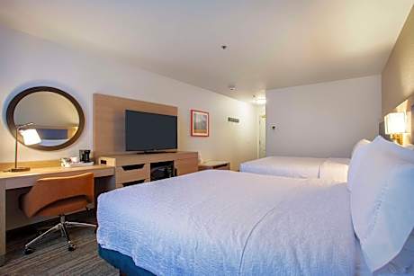 Queen Room with Two Queen Beds - Hearing Access/Non-Smoking