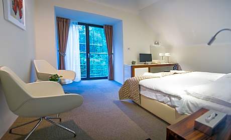 Basic Double or Twin Room - Separate Building