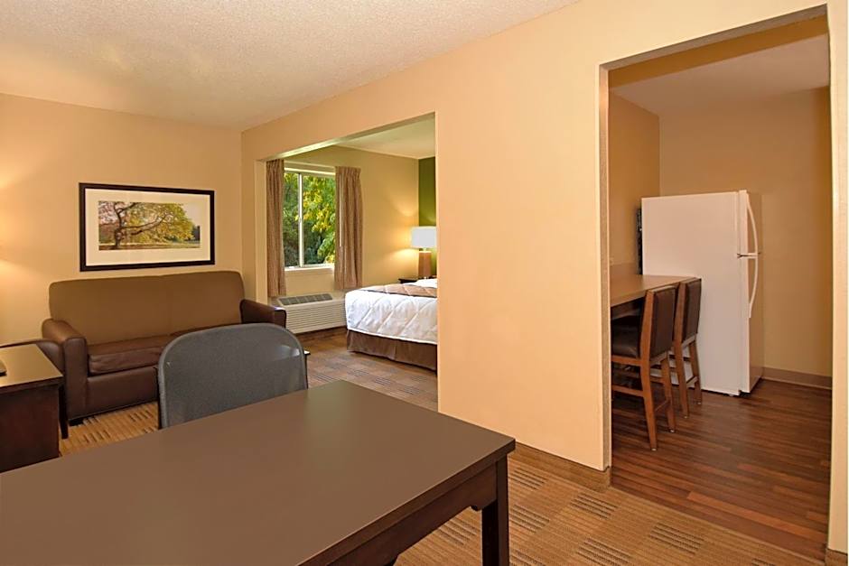 Photo 1 of 18 of 1 Queen Bed Suite