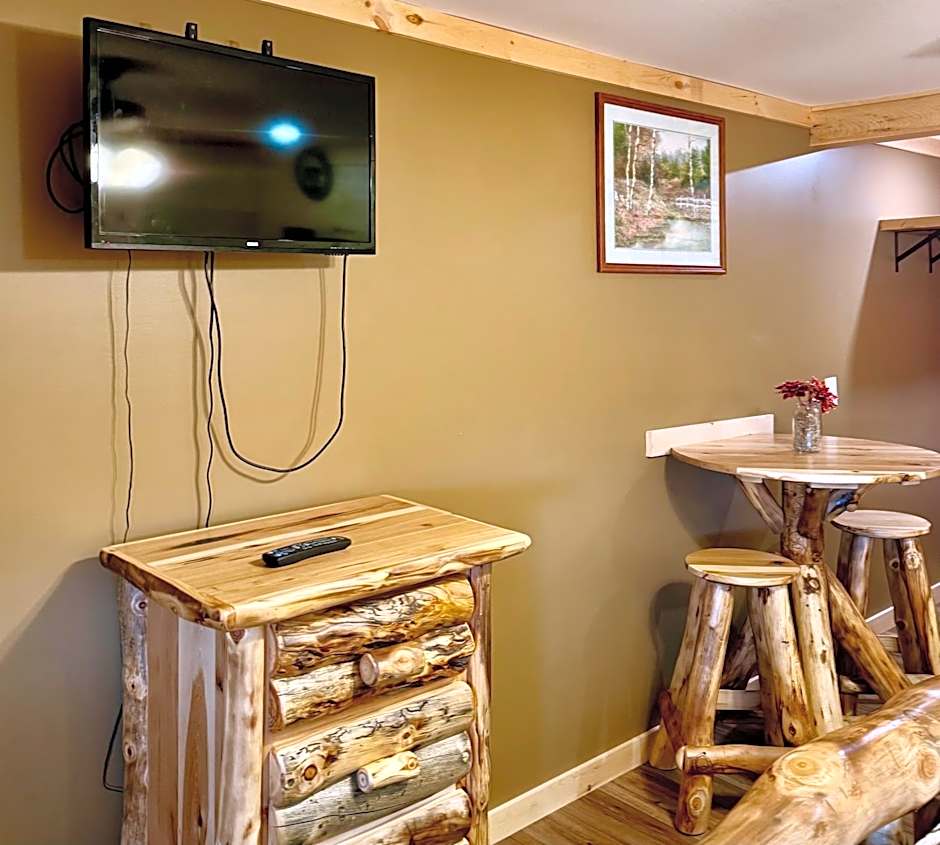 The Lake George Inn