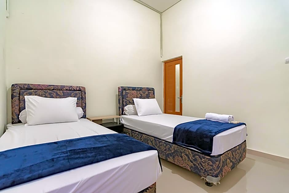 The Lima Guest House Syariah By RedDoorz – Cirebon, OH