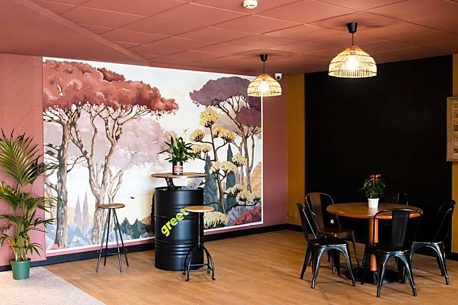 greet Hotel Castres Saix