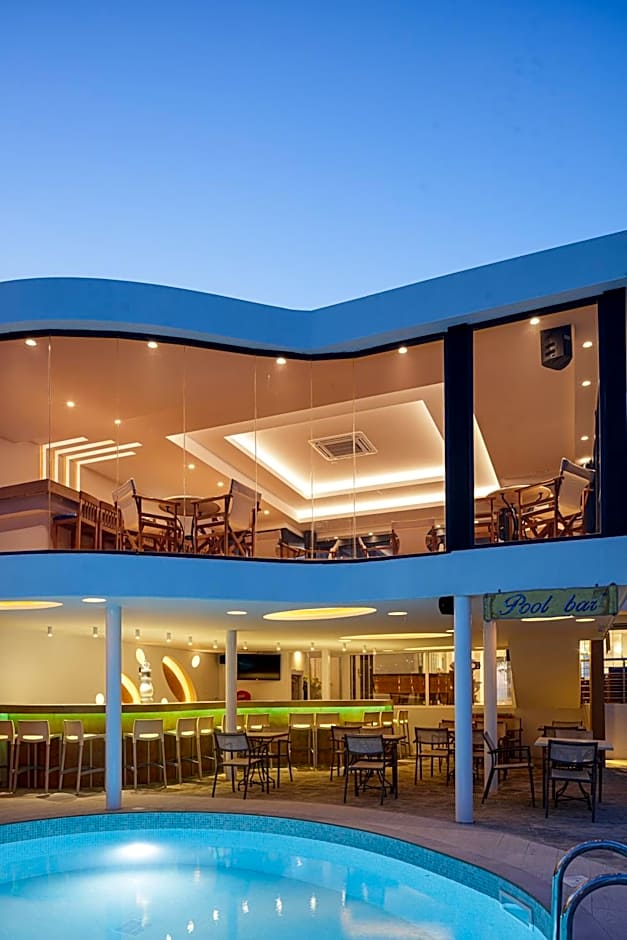 Golden Bay Boutique Hotel & Bungalows