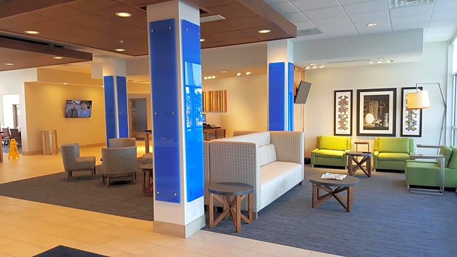 Holiday Inn Express & Suites TOLEDO WEST