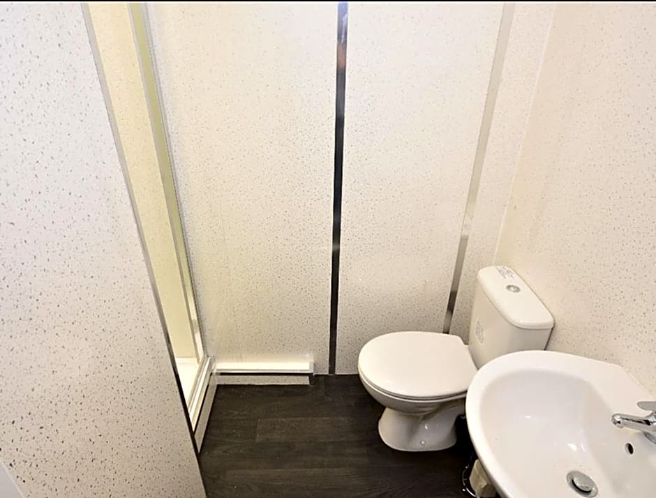 Townhouse @ 50 Birks Street Stoke