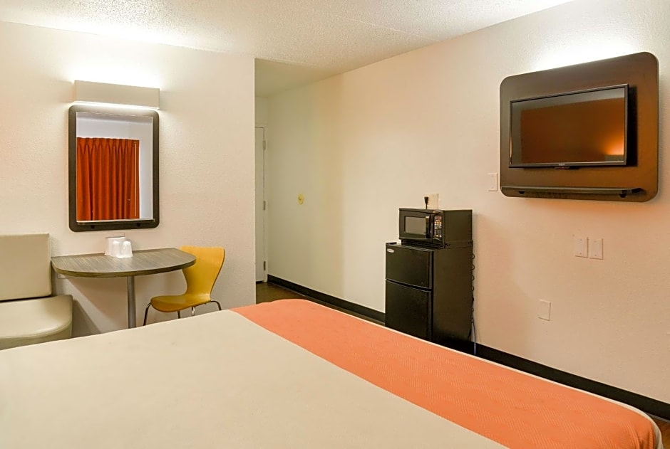 Motel 6-Toledo, OH