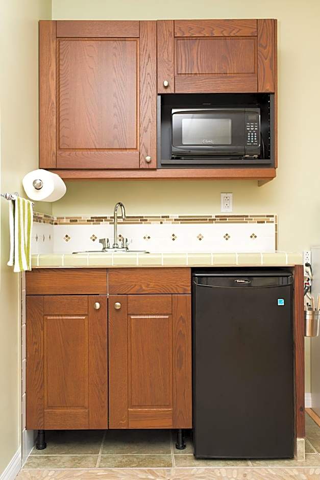 Madeira Park Oceanview Suites