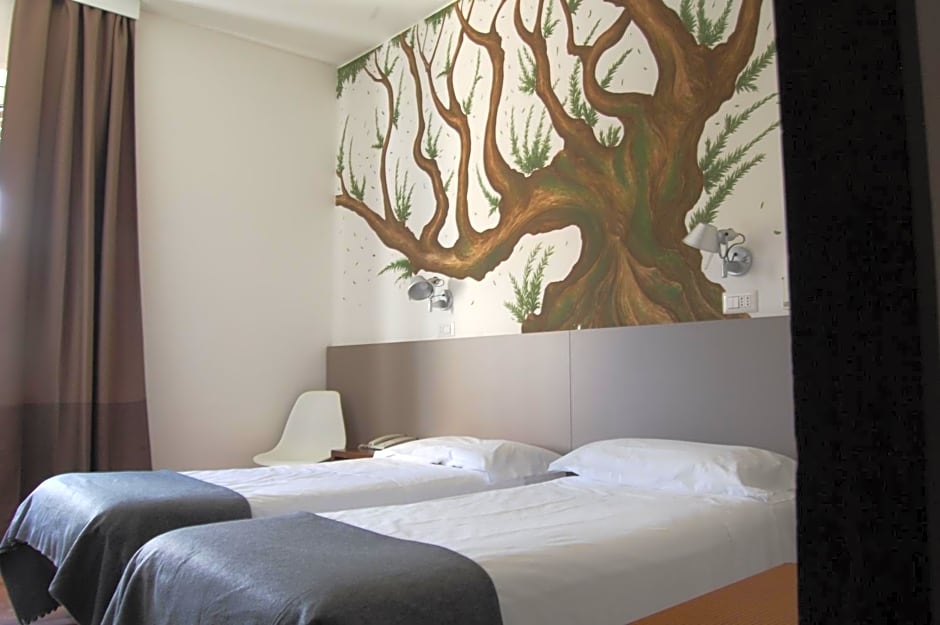 LH Hotel Arca Street Art