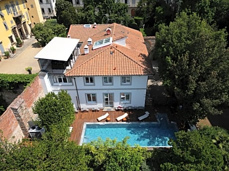 VILLA WITH POOL