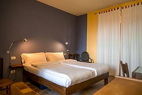 Double or Twin Room - Castalderia Annex