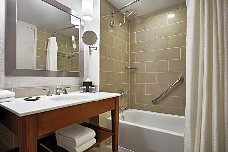 Room, 2 Queen Beds (Hearing Accessible)