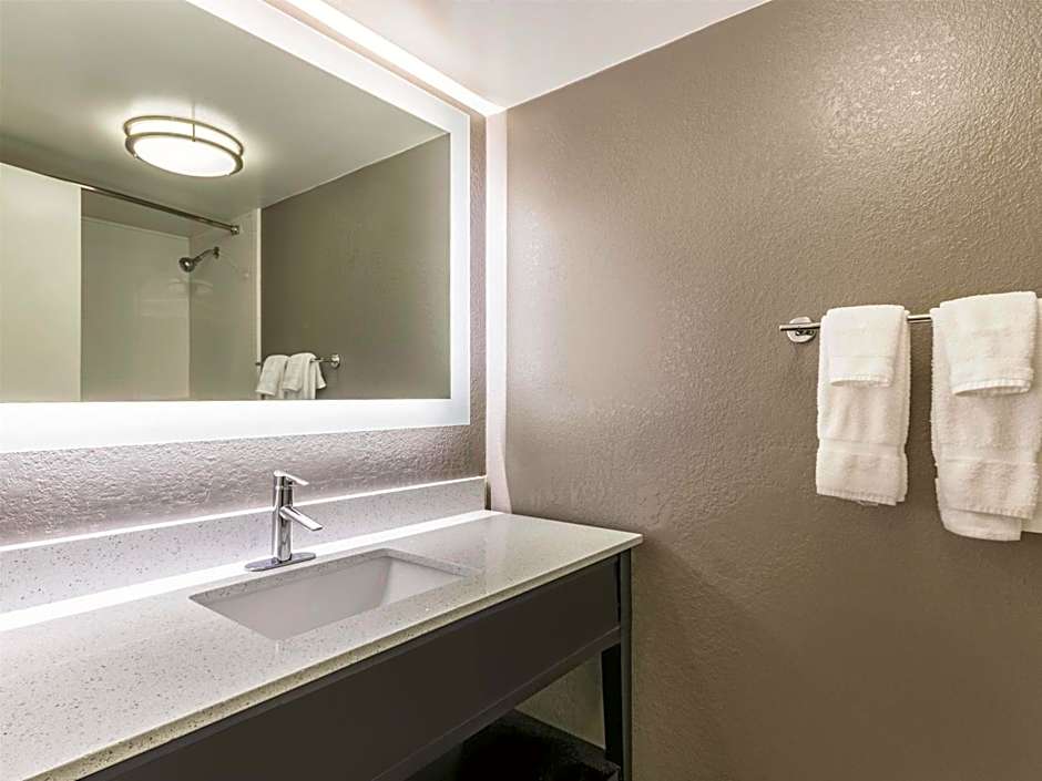 La Quinta Inn & Suites by Wyndham Virginia Beach