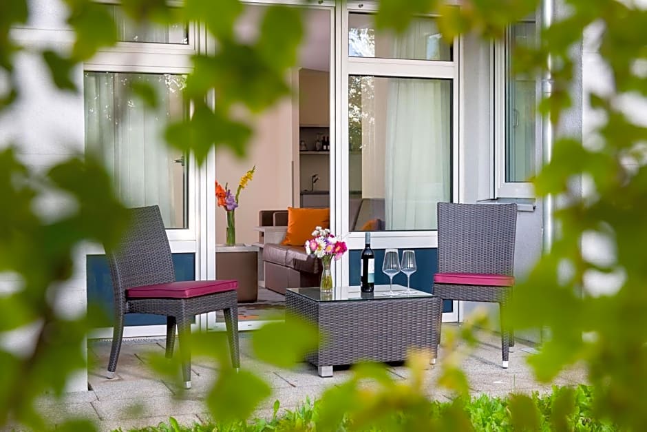 SI-SUITES