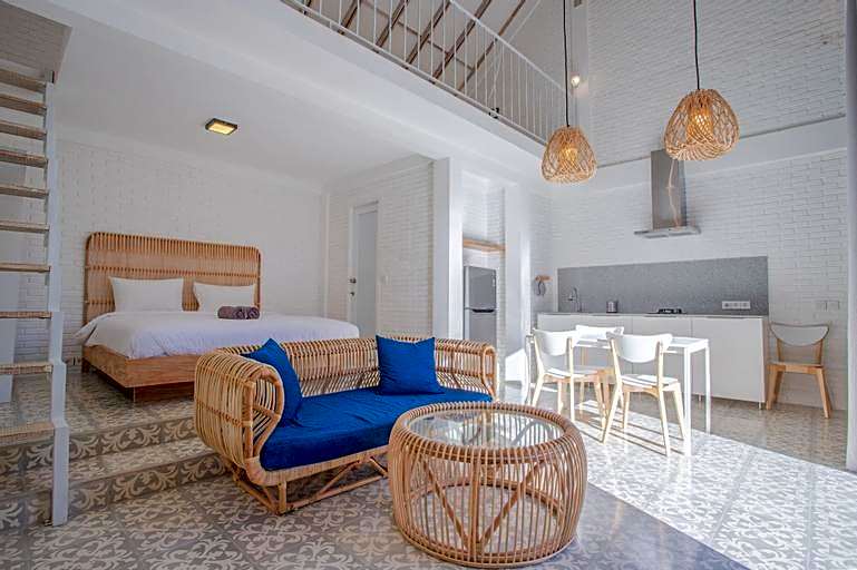 White Studio Villa