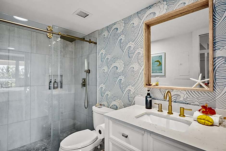 Top 5 Home with King Bed Plus Steps to Beach & Shops