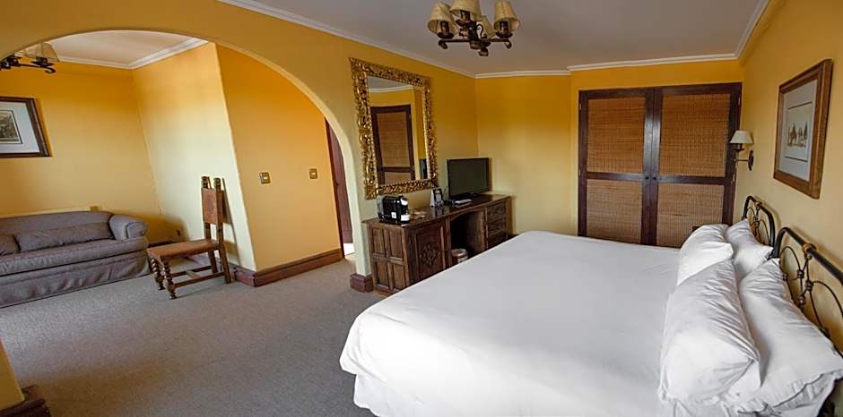 Photo 1 of 4 of Suite