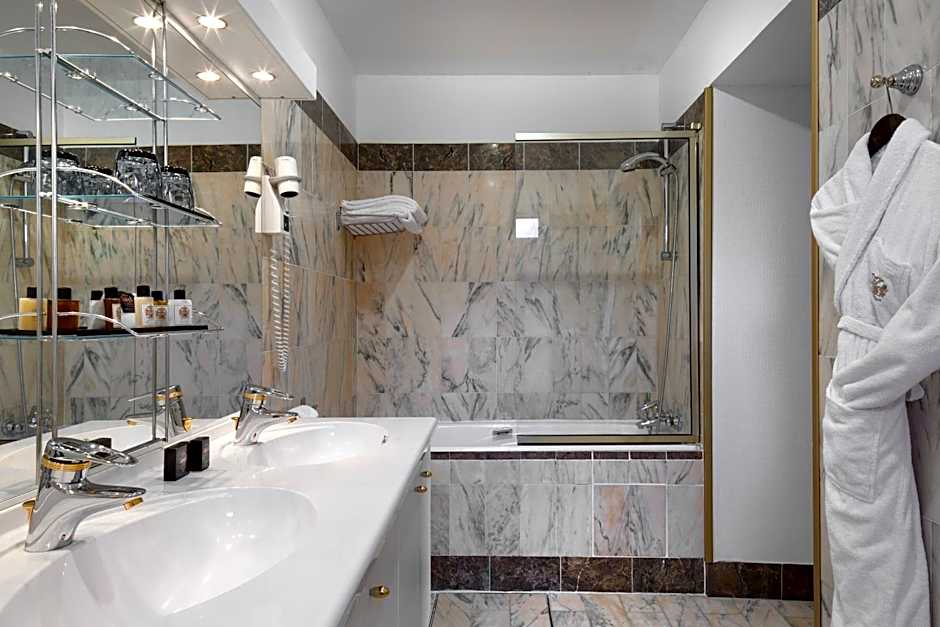 Chateau De Beauvois - Younan Collection