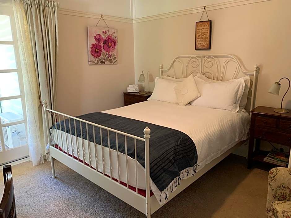 Rosebridge House Bed & Breakfast