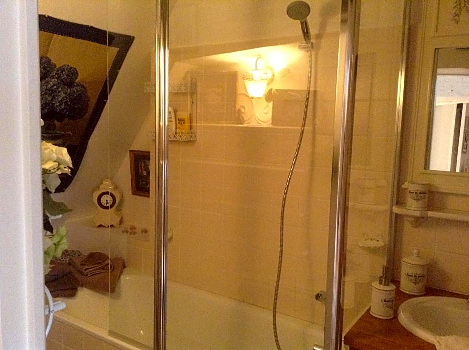 Lamaison du phare honfleur chambres d'hotes et jacuzzi privé
