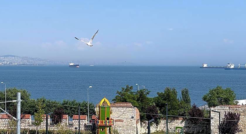 Queen Seagull Boutique Hotel