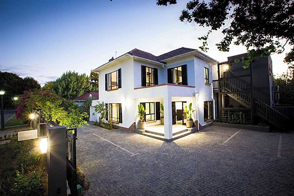 Twice Central Guesthouse