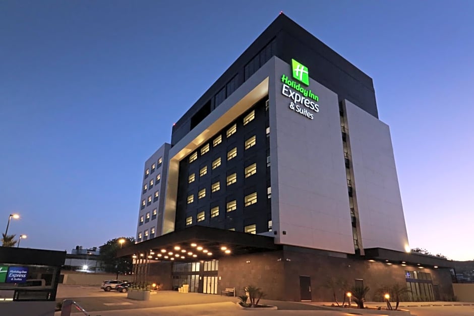 Holiday Inn Express & Suites ENSENADA CENTRO