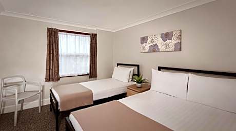 Superior Triple room - Double & Single