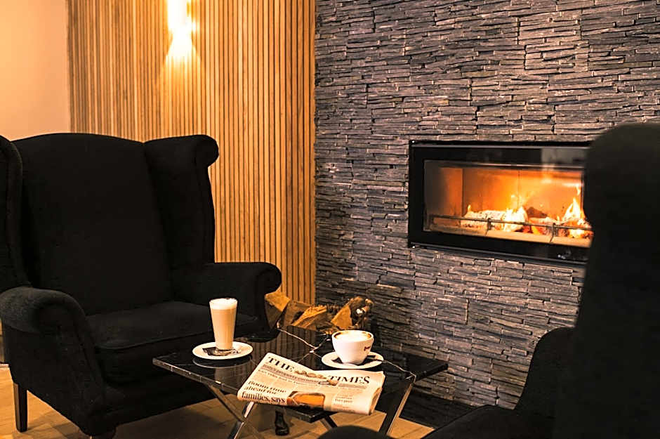 La Mon Hotel & Country Club